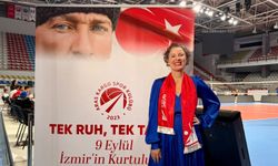 İzmir'in kurtuluşu dostluk maçıyla kutlandı