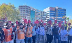 Konak’ta işçilerden kırmızı kartlı protesto!