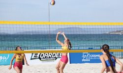 Plaj voleybolunun kalbi Çeşme’de atıyor!