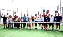 Çeşme’de üniversiteliler padel sporuyla tanıştı!