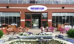 Çiğli Belediyesi yine hedefte: Akvaryum Kafe kurşunlandı!