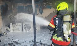 Gömeç'te site deposunda yangın çıktı