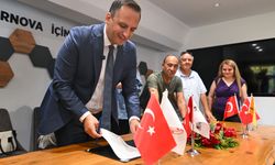 Bornova’dan yaşlılara sağlık destek kartı