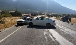Çivril’de iki aracın karıştığı kazada 5 yaralı