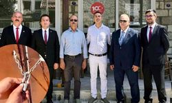 MHP’li meclis üyelerinden ılıca kür merkezi önünde ‘Bu kilit Çeşme turizmine vuruldu!’