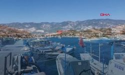 Foça’da kurtuluş coşkusu denize taşındı