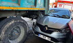 Turgutlu’da feci kaza! Savrulan otomobil TIR’a çarptı
