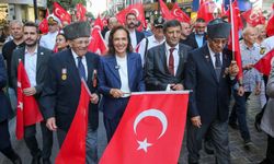 Karşıyaka’da gazilere saygı yürüyüşü