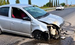 Kuşadası-Söke yolunda otomobil istinat duvarına çarptı