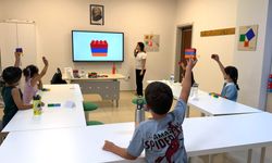 Bornovalı çocuklar 6 LEGO parçasıyla hayallerini tasarladı