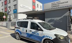 Tarsus'ta 1. sınıf öğrencisinin çantasından tabanca çıktı