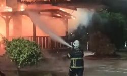 Adana’da yaya köprüsünde korkutan yangın