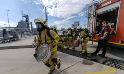 İzmir’in yeni itfaiyecileri zorlu eğitimden geçiyor