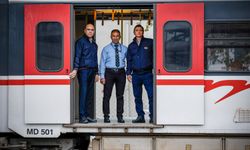 İzmir’de rayların emektarları: 26 yıldır aynı heyecanla görev başındalar!