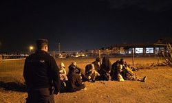 İzmir’de 8’i çocuk 15 düzensiz göçmen yakalandı