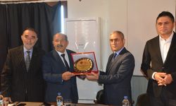 İzmir’de imamdan anlamlı bağış