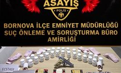 İzmir’de bir evde binlerce hap ele geçirildi