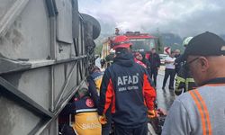 Isparta-Antalya yolunda yolcu otobüsü devrildi: 1 ölü, 7 yaralı!