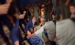 Adıyaman’da yaralıya vali ve milletvekili yardım etti