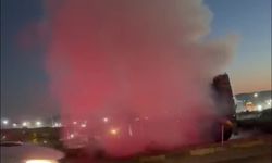 Aliağa’da seyir halindeki tırın kupa kısmı alev aldı