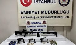 Bayrampaşa’da evden ruhsatsız silah ve mühimmat çıktı