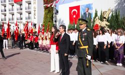 Çeşme’de Cumhuriyet coşkusu meydanlara taştı