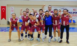 İKÇÜ Personel Futsal Takımı İzmir şampiyonu oldu