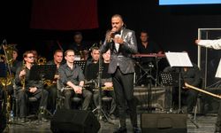 Gaziemir’de kültür sanat sezonu açıldı: Ünal Işık’tan dikkat çeken sözler