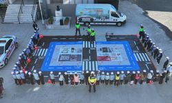 İzmir jandarmasından ilkokul öğrencilerine trafik eğitimi