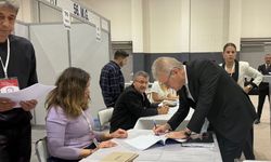 İZTO’da seçim heyecanı: İlk oyu Özgener kullandı