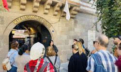 İzmirliler, Konak’ın tarihi sokaklarını keşfediyor