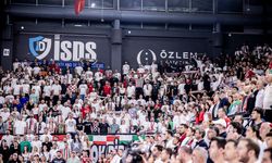 Karşıyaka 5,5 ay sonra taraftarıyla buluştu!