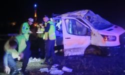 Sarıgöl’de otomobil takla attı: 4 yaralı
