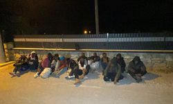 Urla’da 16 düzensiz göçmen yakalandı