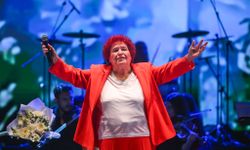 Bornova’da Selda Bağcan rüzgarı esti!