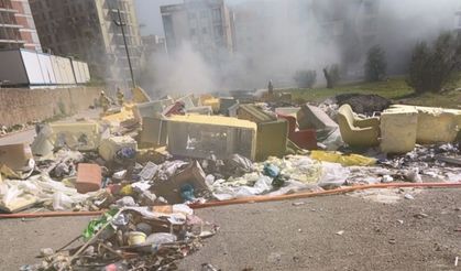 Zabıta ekipleri anında müdahale etti: Karşıyaka’da yangın büyümeden söndürüldü
