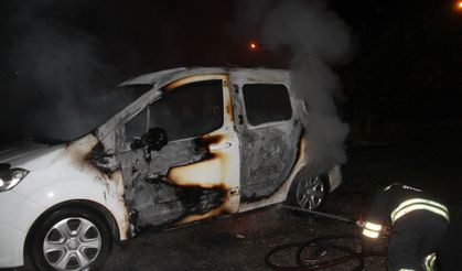 Ailesine kızdı, otomobilini ateşe verdi: Araç kül oldu!