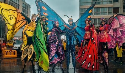İzmir semalarında kelebek kanatları: 'Butterfly Elves' Gündoğdu’da büyüledi!