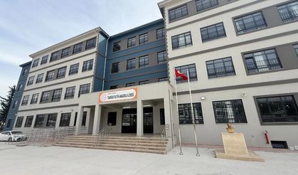 Mersin'de bir lise öğrencisi okulda silahla yakalandı!