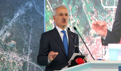 Uraloğlu Samsun’da: Ankara-Samsun 2,5 saate inecek
