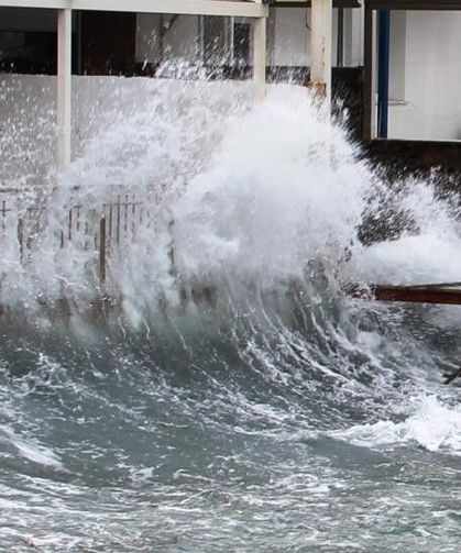 İzmir'de fırtına alarmı: 10 ilçeye kritik uyarı!
