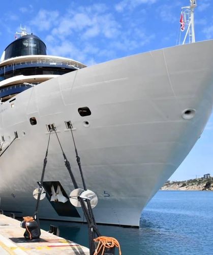 Çeşme’ye ilk kruvaziyer gemi ziyareti gerçekleşti