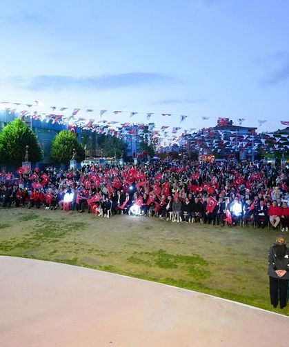 Gaziemir’de 23 Nisan coşkusu kortejle kutlandı