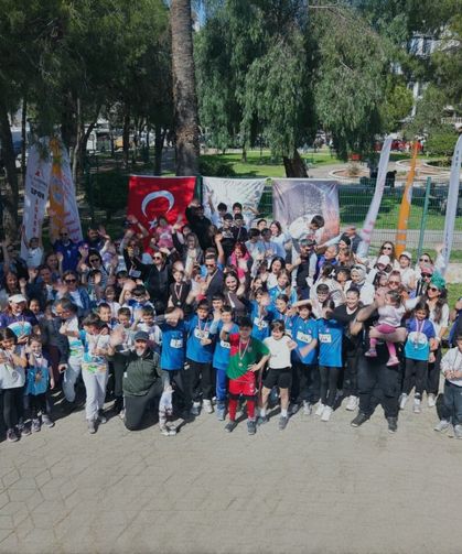 Karşıyaka’da oryantiring rüzgarı: Bayram coşkusu sporla taçlandı!
