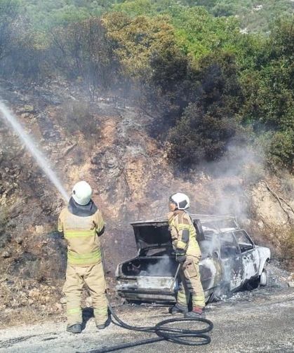Karaburun'da alev alan otomobil ormanı yakıyordu!