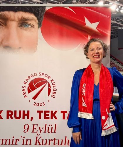 İzmir'in kurtuluşu dostluk maçıyla kutlandı