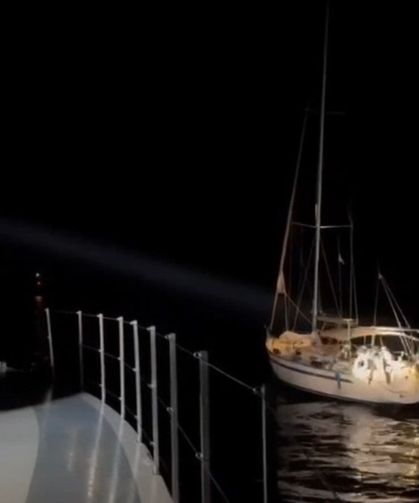 Urla açıklarında 11 göçmen yakalandı