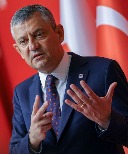 Özgür Özel’den AK Parti İzmir paylaşımına yanıt
