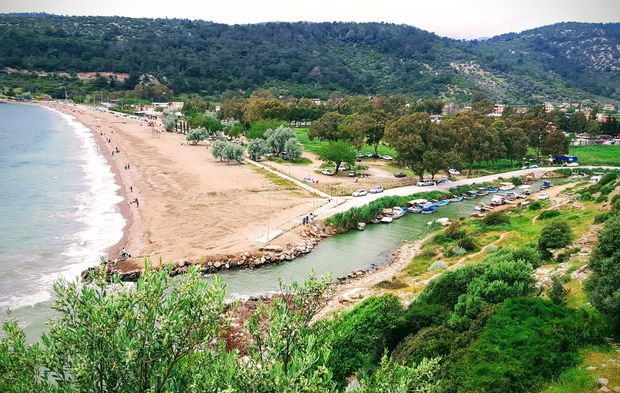 İzmir’de yazın en kısa kaçamağı: Bu plaj hem yakın hem serin!