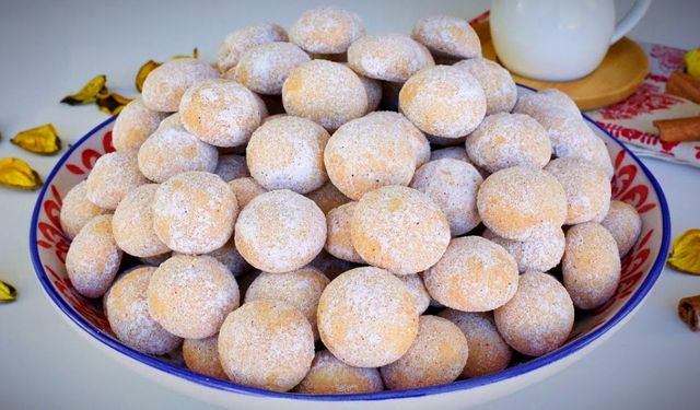 170 Adetlik nefis kurabiye tarifi: Ağızda dağılan tarçınlı minikler